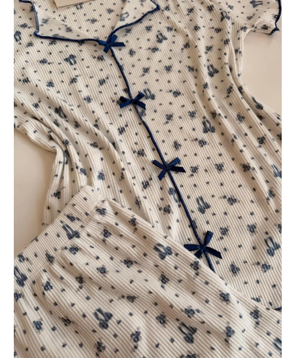 AÇIK YAKA ÇİÇEK DESEN TAKIM