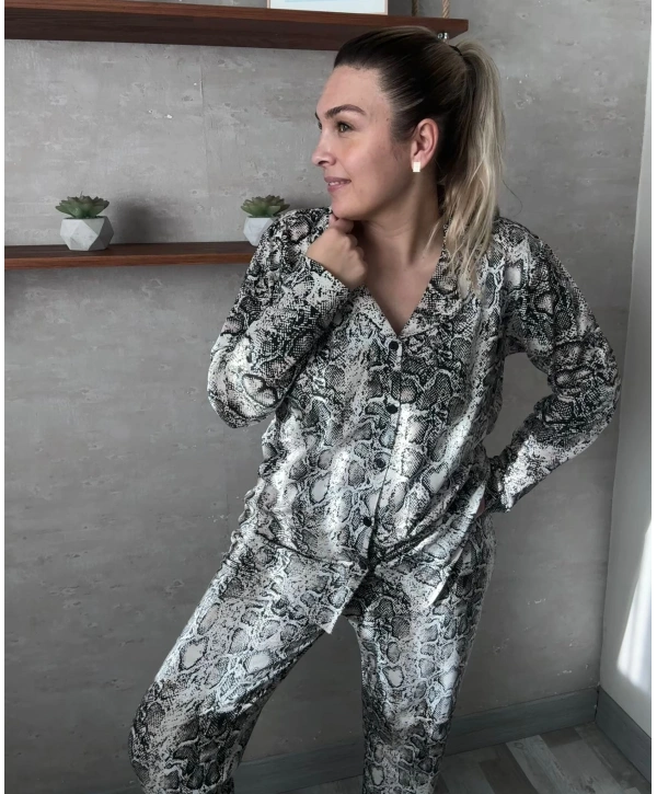 YILAN DESEN PİJAMA TAKIM