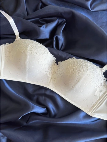 LOTUS ÇİÇEK DOKU STRAPLEZ SÜTYEN