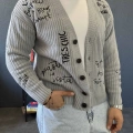 GRİ GRAFFİTİ NAKIŞ DETAYLI TRİKO HIRKA