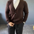 KAHVERENGİ V YAKA TRİKO HIRKA