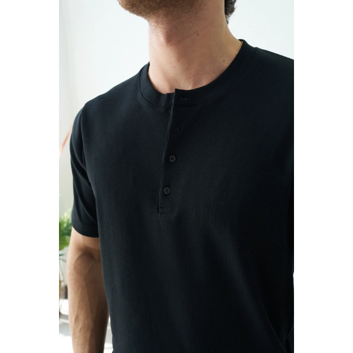 SİYAH 4 DÜĞME HANLEY YAKA TİŞÖRT