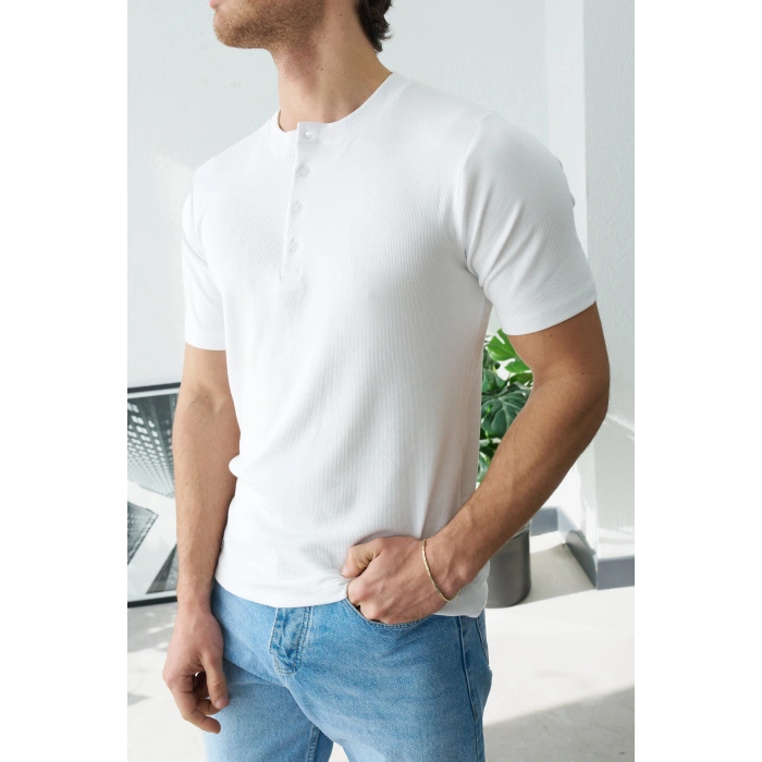 BEYAZ 4 DÜĞME HANLEY YAKA TİŞÖRT