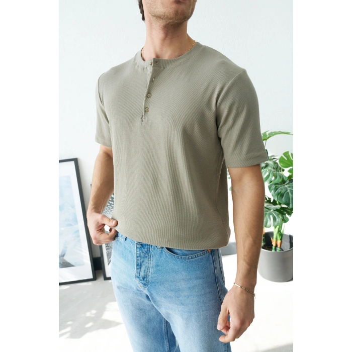 ÇAĞLA YEŞİLİ 4 DÜĞME HANLEY YAKA TİŞÖRT