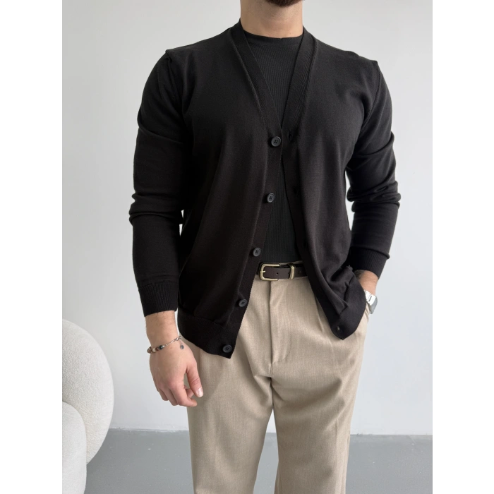 SİYAH DÜĞMELİ HIRKA