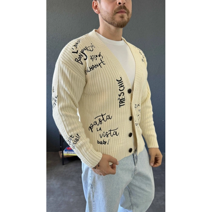 BEJ GRAFFİTİ NAKIŞ DETAYLI TRİKO HIRKA