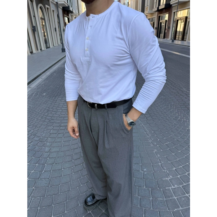 BEYAZ HENLEY YAKA REGULER FİT KALIP SWEAT