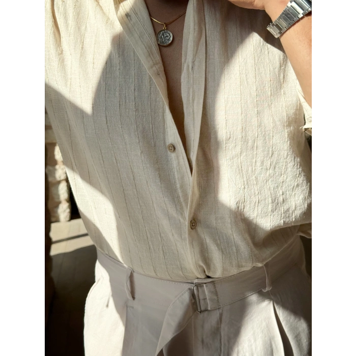 Çizgili Bej Gömlek - Modal Kumaş Kendinden Kemerli Taş Gri Pantolon Kombin