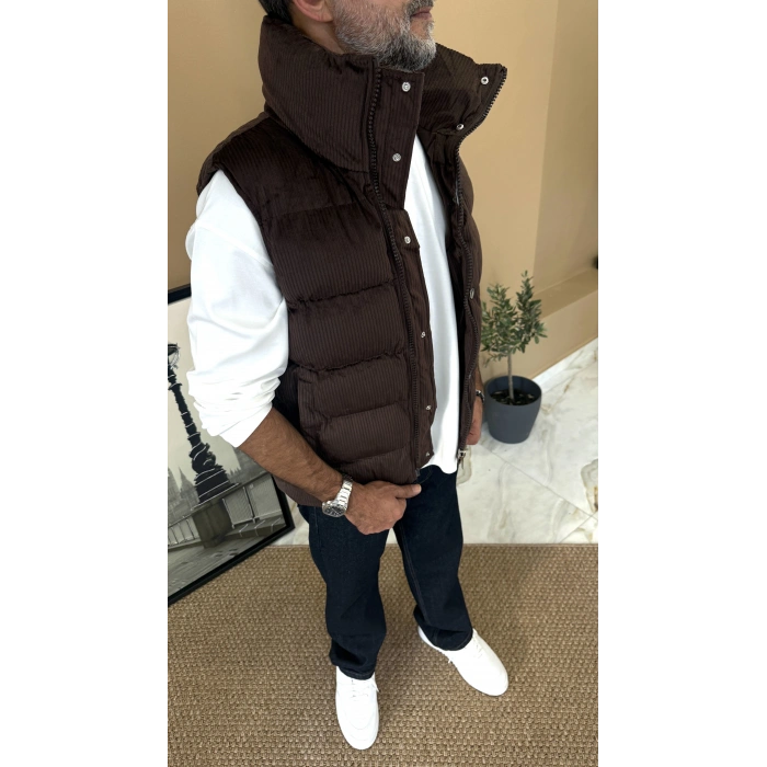 KAHVERENGİ KADİFE DOKULU ŞİŞME YELEK