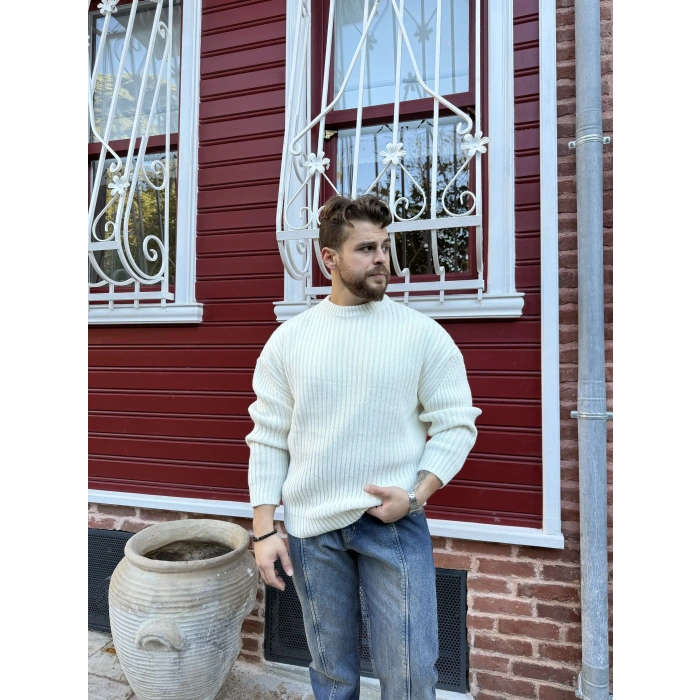 Oversize Kalıp Kalın Fitilli Kazak Beyaz