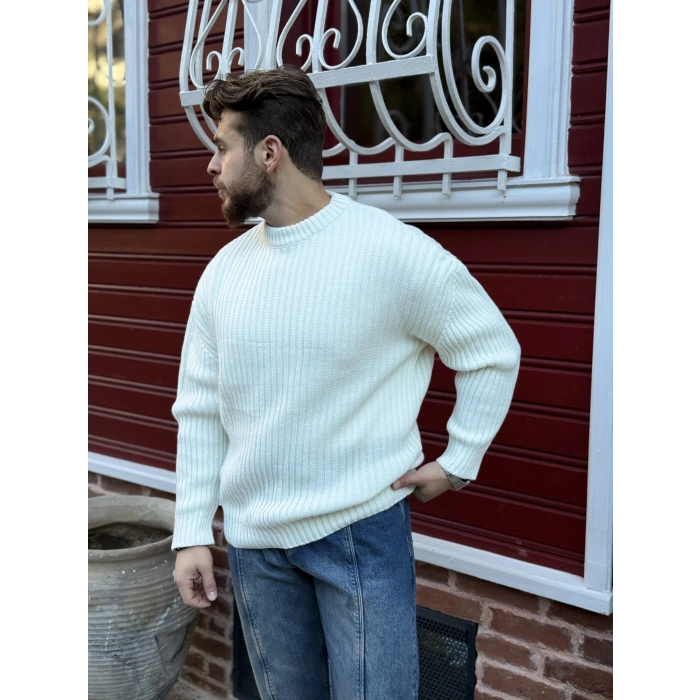 Oversize Kalıp Kalın Fitilli Kazak Beyaz