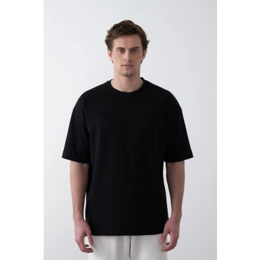 SİYAH OVERSİZE KALIP KABARTMALI BASKI TİŞORT