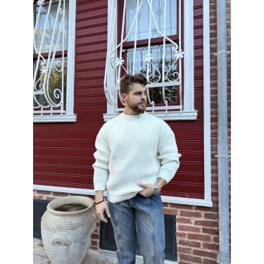 Oversize Kalıp Kalın Fitilli Kazak Beyaz