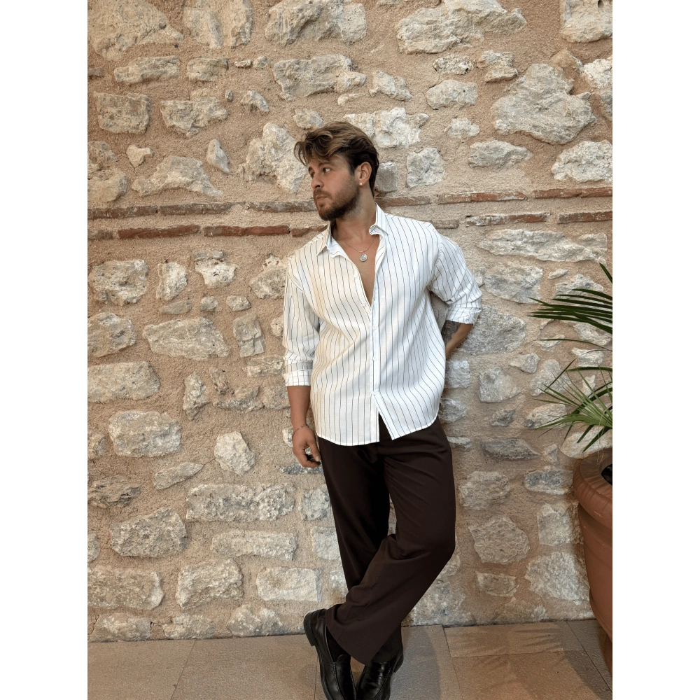 Beyaz Siyah Çizgili Modal Kumaş Gömlek - Acı Kahve Baggy Kumaş Pantolon Kombin
