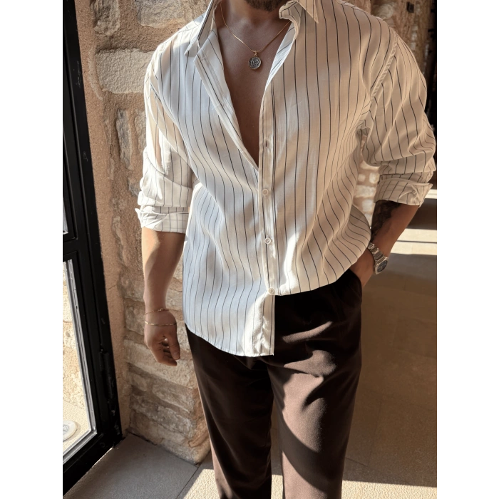 Beyaz Siyah Çizgili Modal Kumaş Gömlek - Acı Kahve Baggy Kumaş Pantolon Kombin