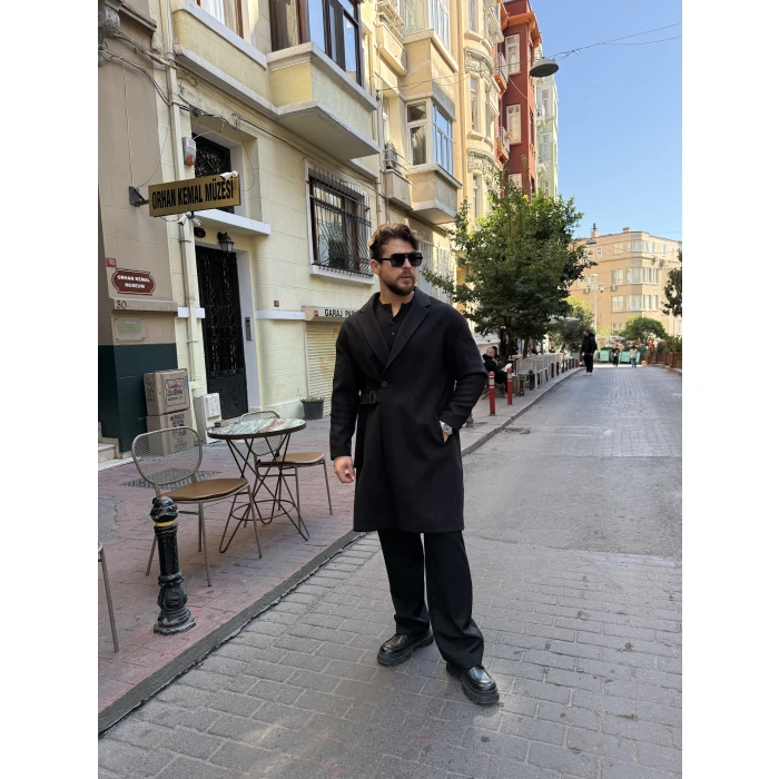 Kendinden Kuşak Kemerli Siyah Kaban