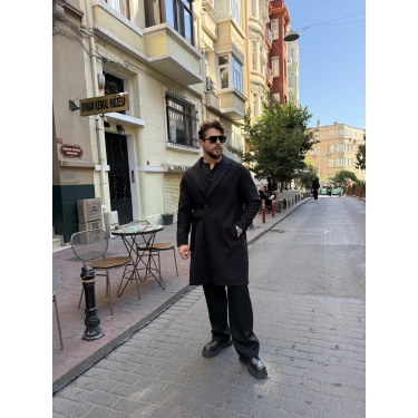 Kendinden Kuşak Kemerli Siyah Kaban