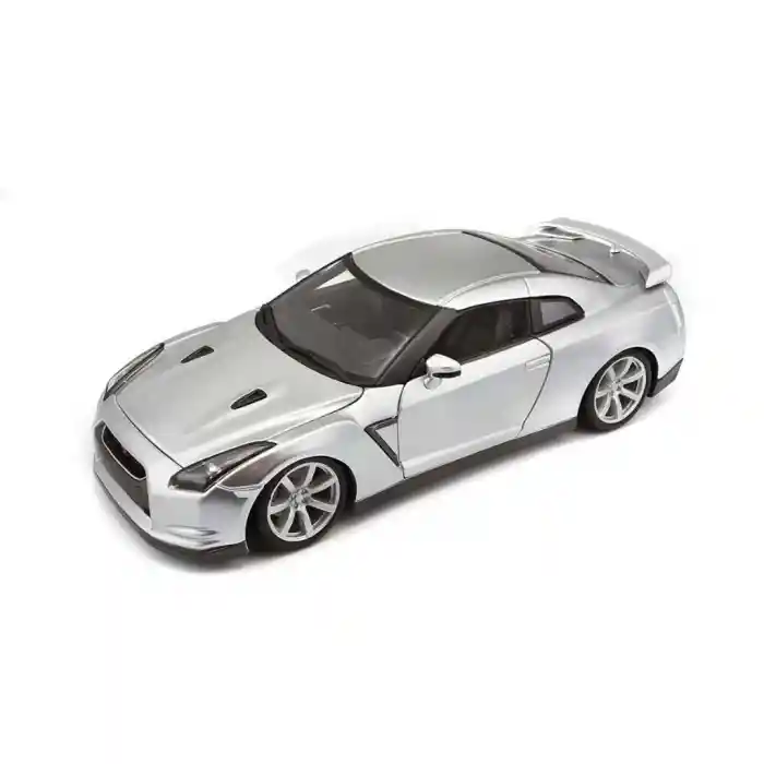 1:18 Nissan GT-R R35 2009 Model Araba