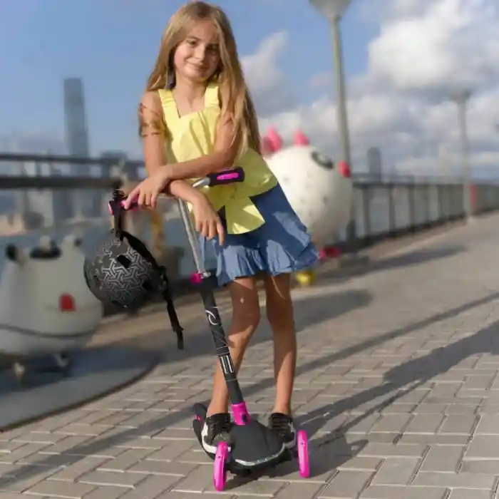 3 Tekerlekli Katlanabilir Illuminate Işıklı Pembe Scooter