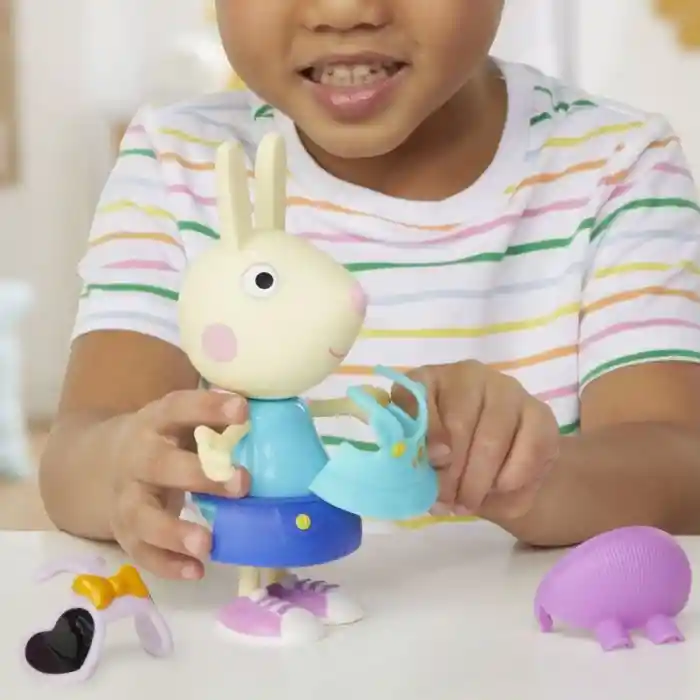 F8859 Peppa Pig ve Ailesi Kıyafetli Figür Seti +3 yaş