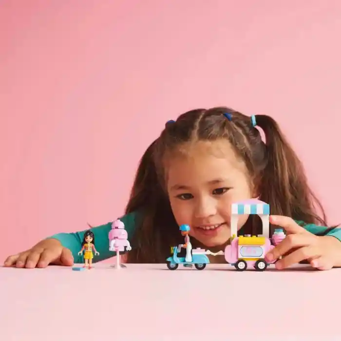 Friends Pamuk Şeker Standı ve Scooter 42643