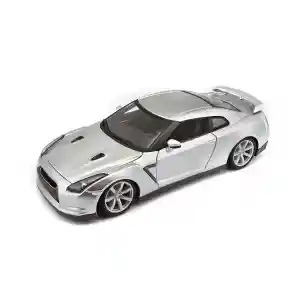 1:18 Nissan GT-R R35 2009 Model Araba