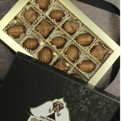 Badem Kremalı Dolgulu Special Çikolata Kutusu