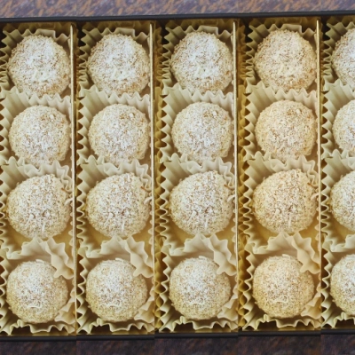 Çikolata Kaplı Hindistan Cevizli Trüf 20 adet Teneke Kutu