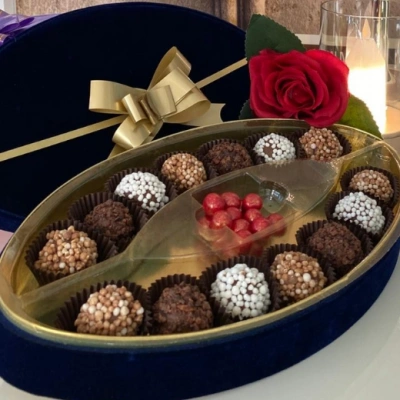 14 adet Special Karışık Trüf ve Leblebili Draje Kadife Kutu