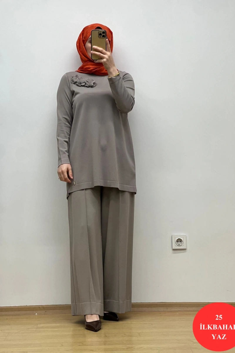 MissDalida Önü Dikişli Bol Paça Triko Pantolon 25Y-7009