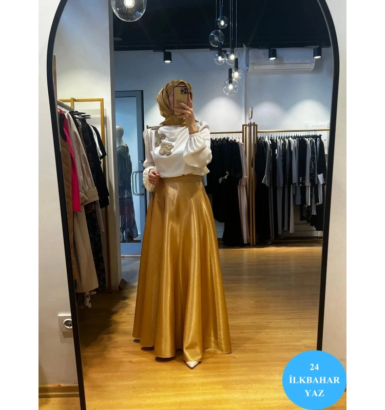 Jamıla Sarah Bedenden Gelen Yakalı Tek Taraf Kırmalı Aplikli Bluz SS24-2007