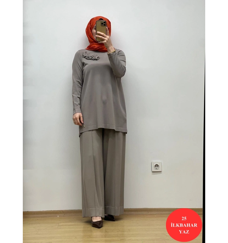 MissDalida Önü Dikişli Bol Paça Triko Pantolon 25Y-7009