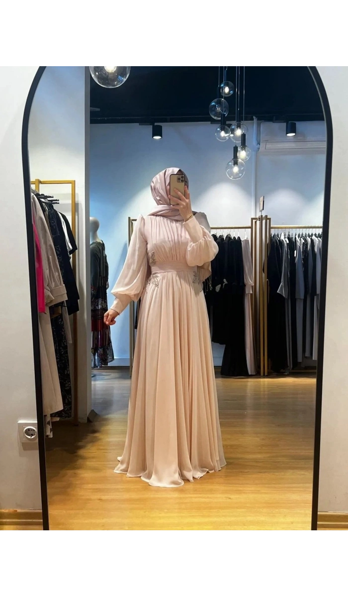 Jamıla Sarah Özü Büzgülü Balon Kollu Aplikli Şifon Elbise SS24-3026