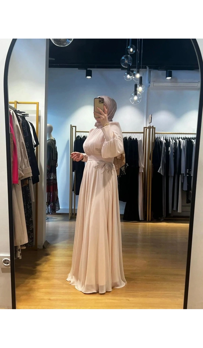 Jamıla Sarah Özü Büzgülü Balon Kollu Aplikli Şifon Elbise SS24-3026