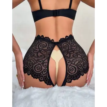 ÖZEL BÖLGESİ AÇIK DANTELLİ KÜLOT