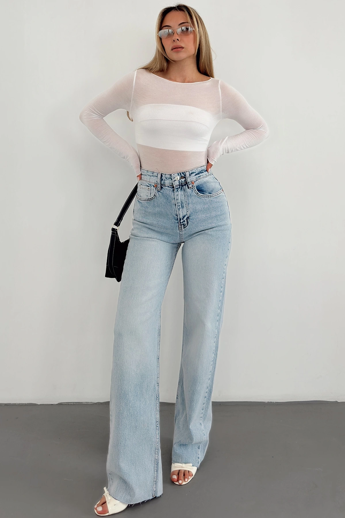 Açık yaka bluz beyaz