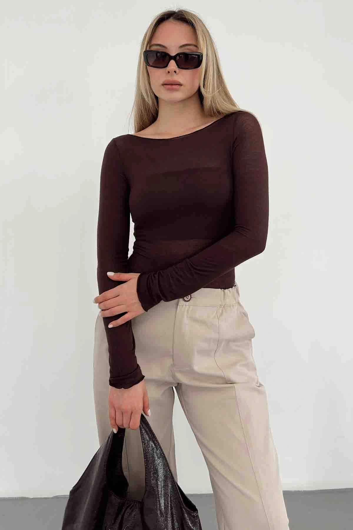 Açık yaka bluz kahve