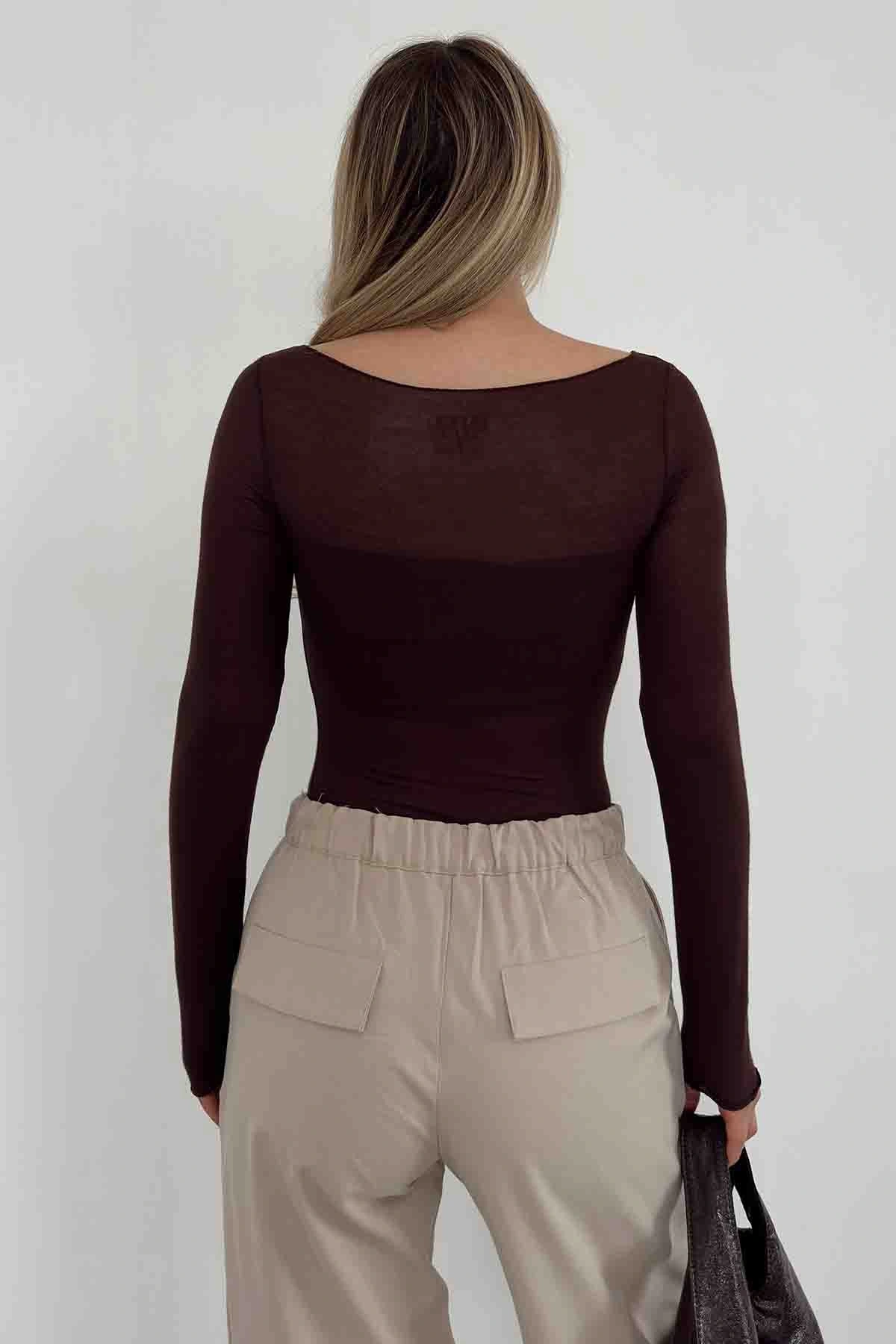 Açık yaka bluz kahve