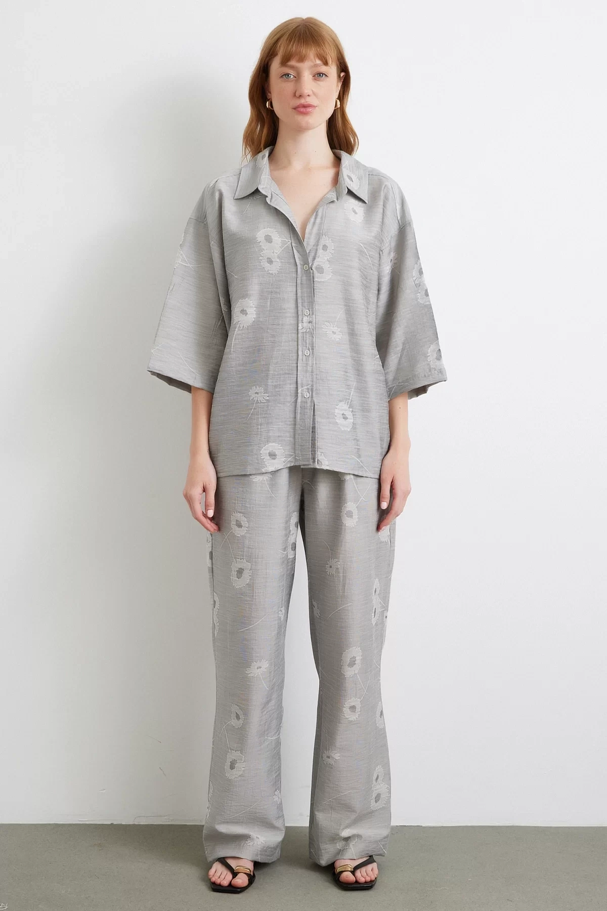 Arka Cepli Salaş Pantolon Gri