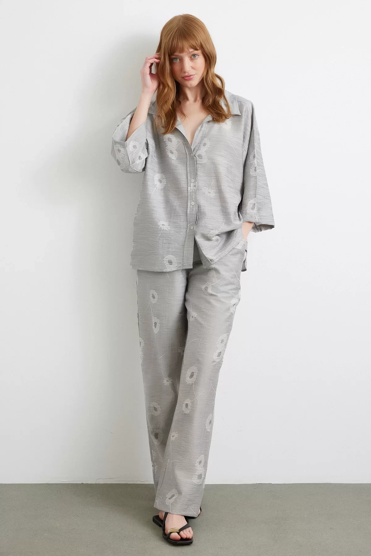 Arka Cepli Salaş Pantolon Gri