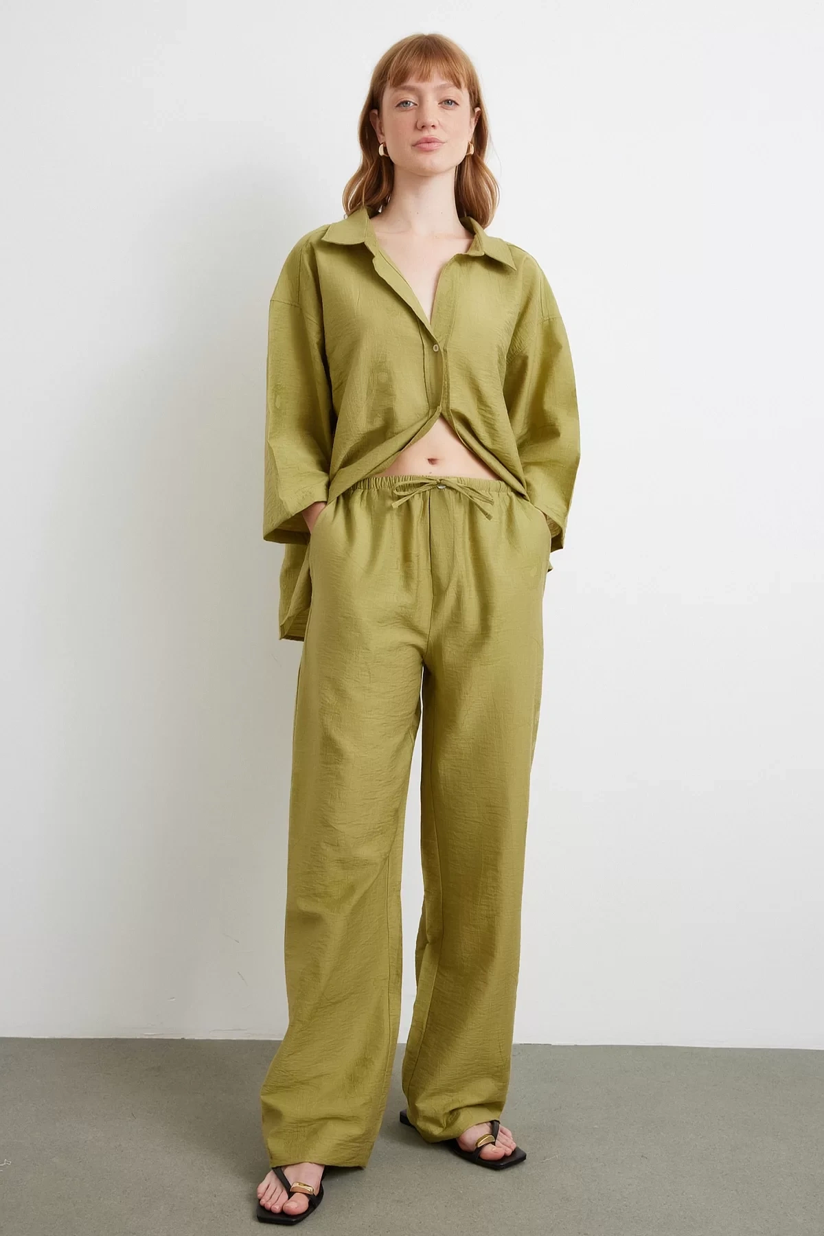 Arka Cepli Salaş Pantolon Yeşil