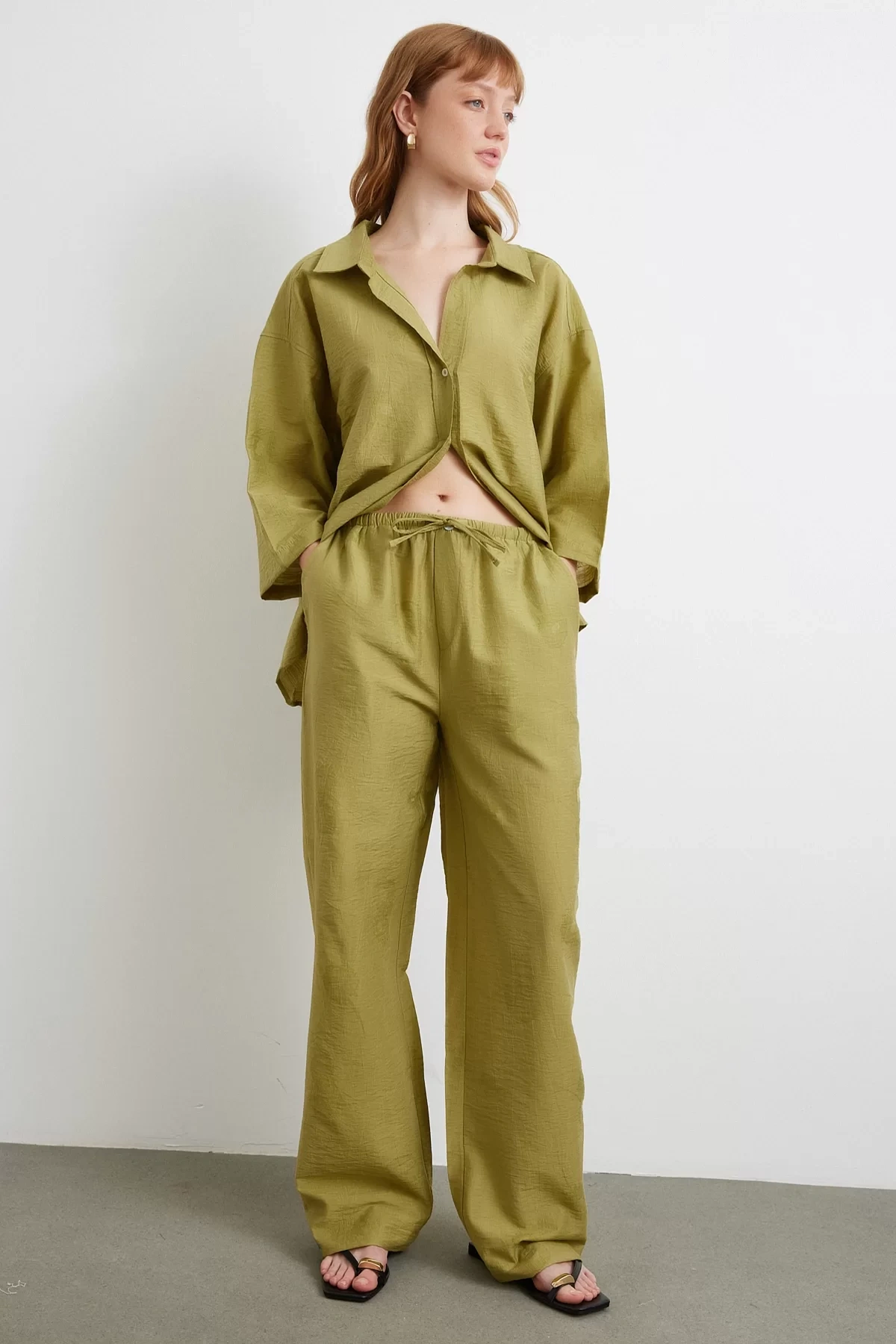 Arka Cepli Salaş Pantolon Yeşil