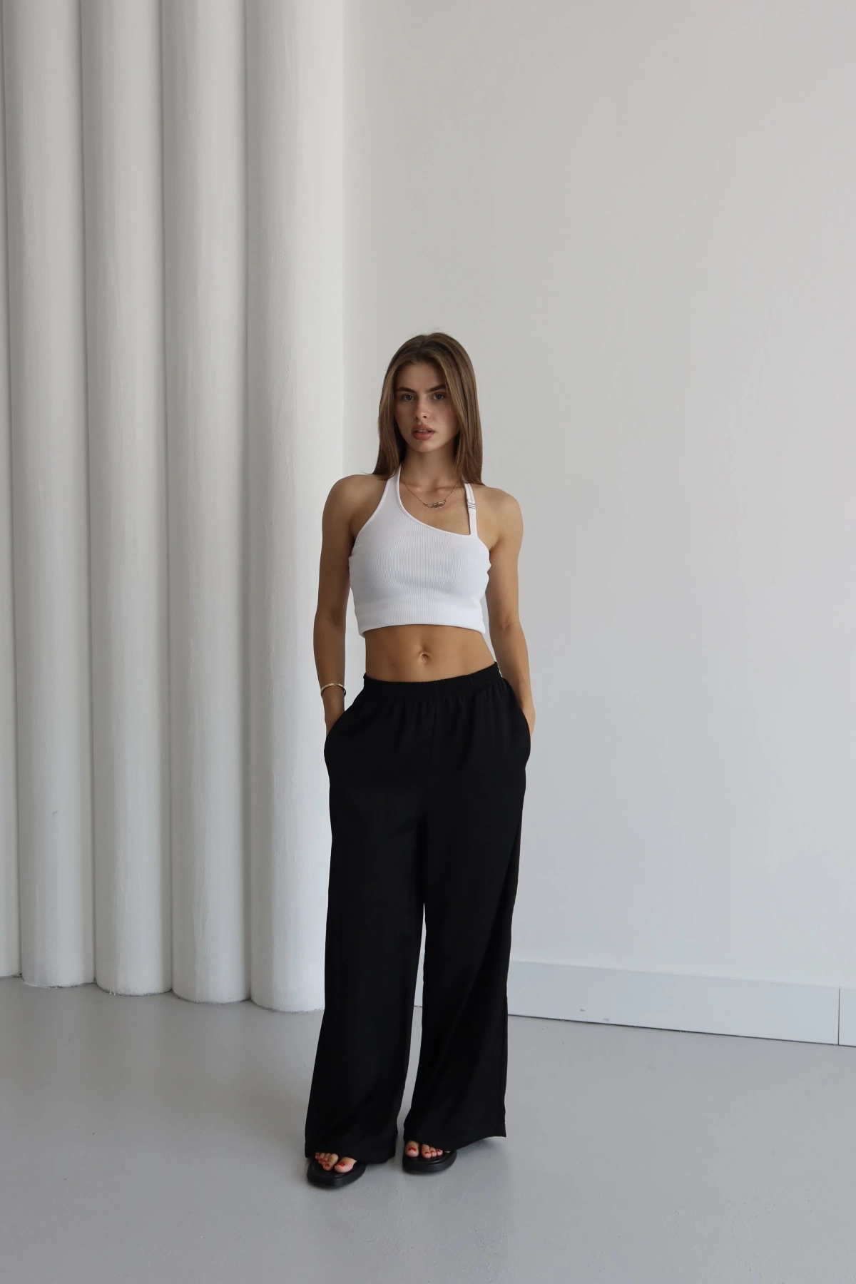 Beli Lastikli Dökümlü Geniş Paça Pantolon