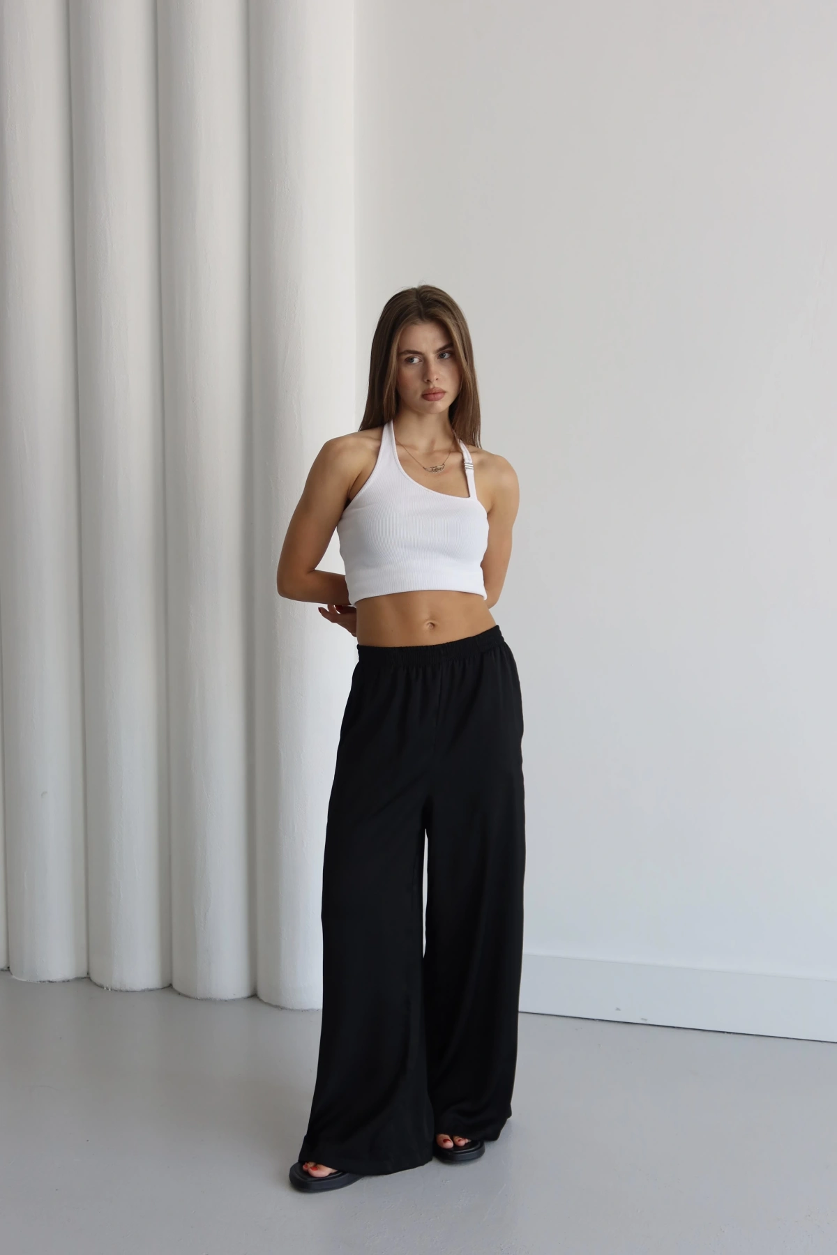 Beli Lastikli Dökümlü Geniş Paça Pantolon