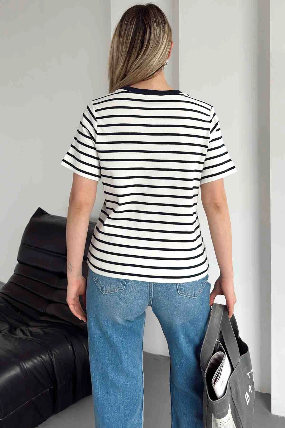 Bisiklet Yaka Çizgili T-Shirt