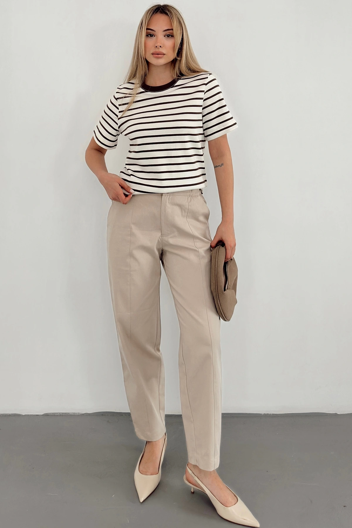 Bisiklet Yaka Çizgili T-Shirt Kahve