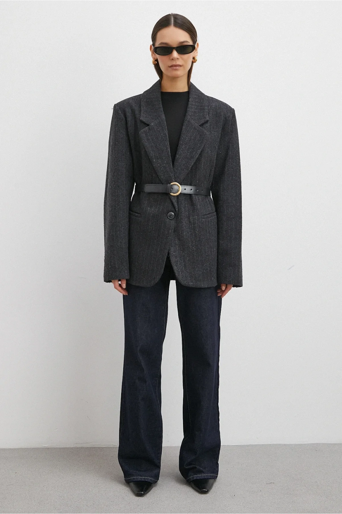 Çizgi Detaylı Kemerli Kaşe Ceket Siyah