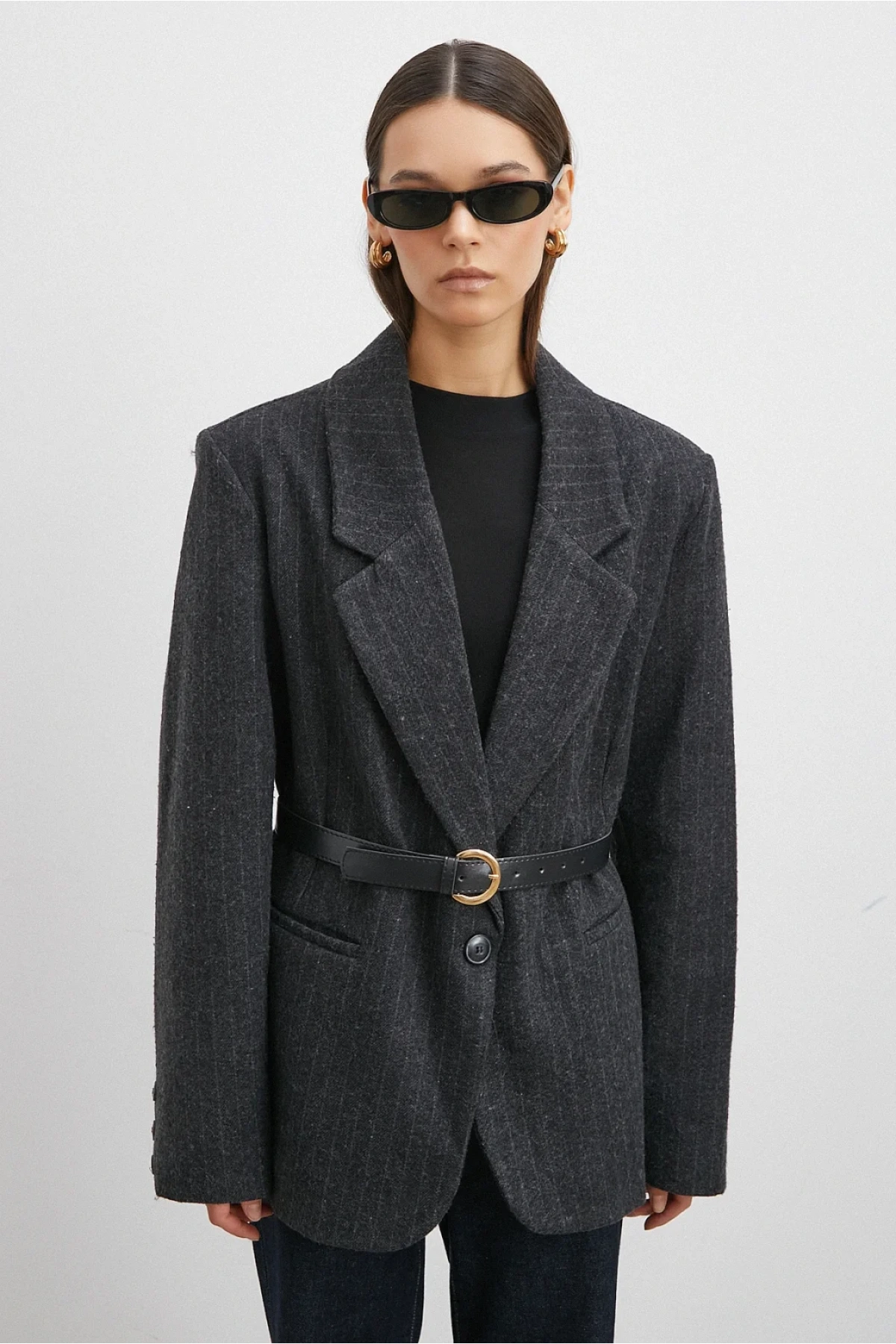 Çizgi Detaylı Kemerli Kaşe Ceket Siyah