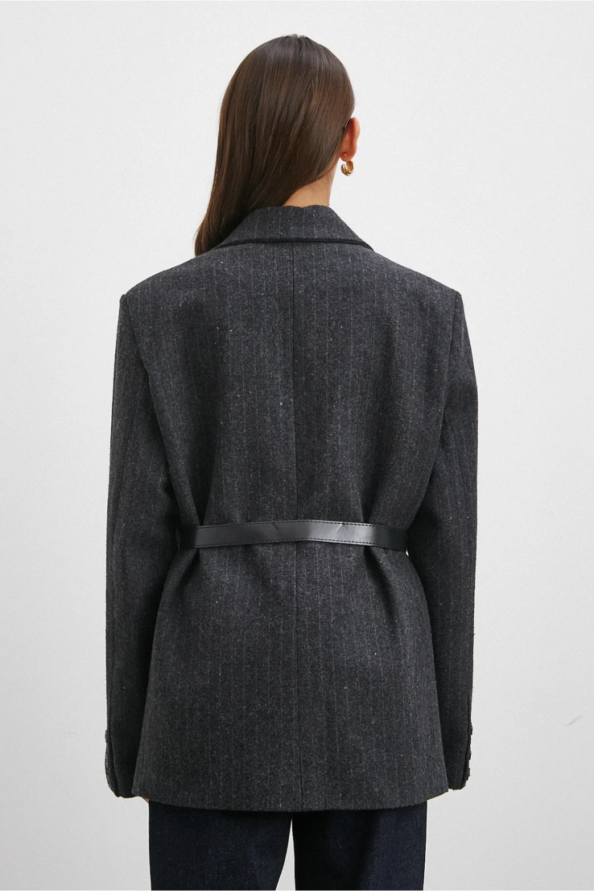 Çizgi Detaylı Kemerli Kaşe Ceket Siyah