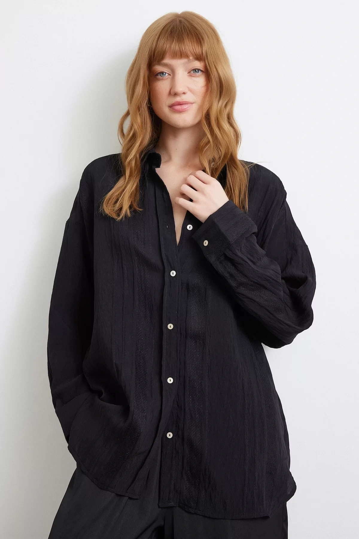 Dantel Detaylı Transparan Pamuklu Gömlek Siyah